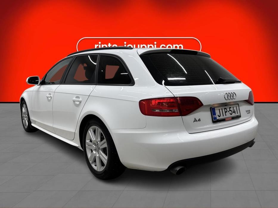 AUDI A4 2011