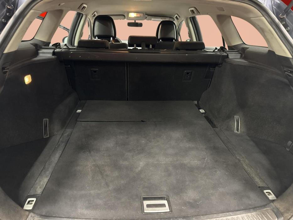 TOYOTA Avensis 2013