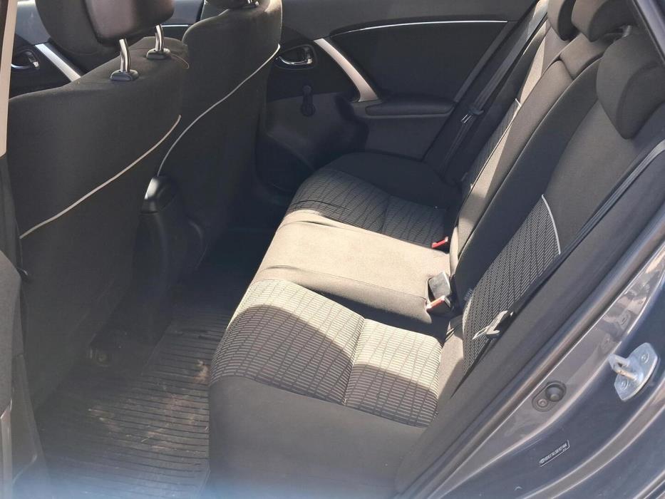 TOYOTA Avensis 2013