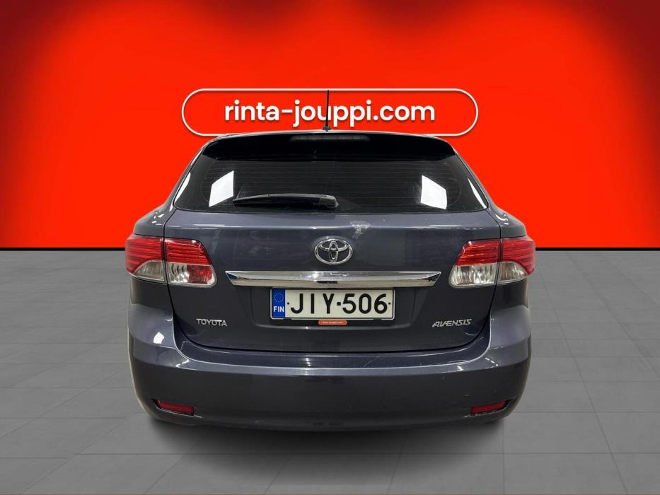 TOYOTA Avensis 2013
