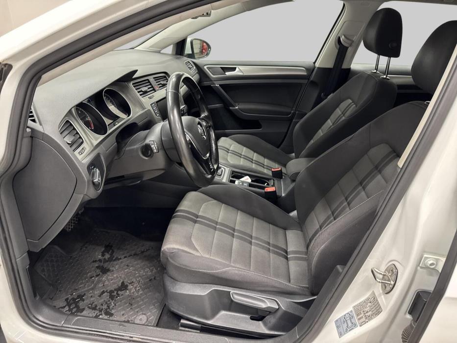 VOLKSWAGEN Golf 2015