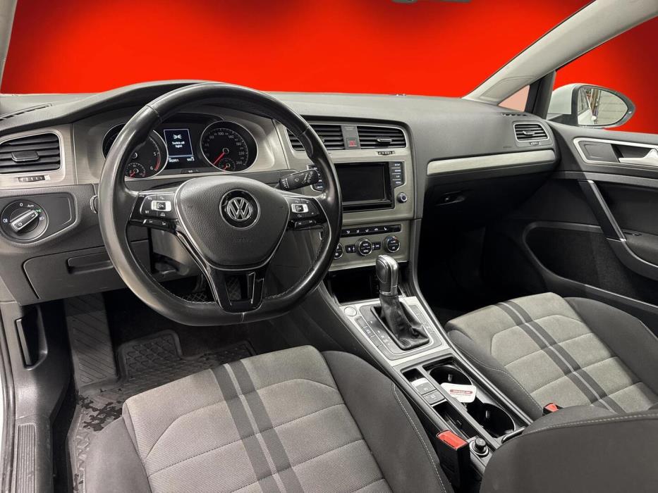 VOLKSWAGEN Golf 2015