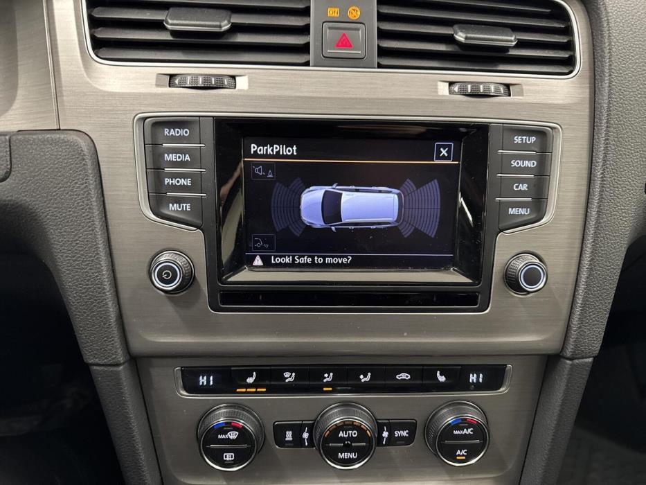 VOLKSWAGEN Golf 2015