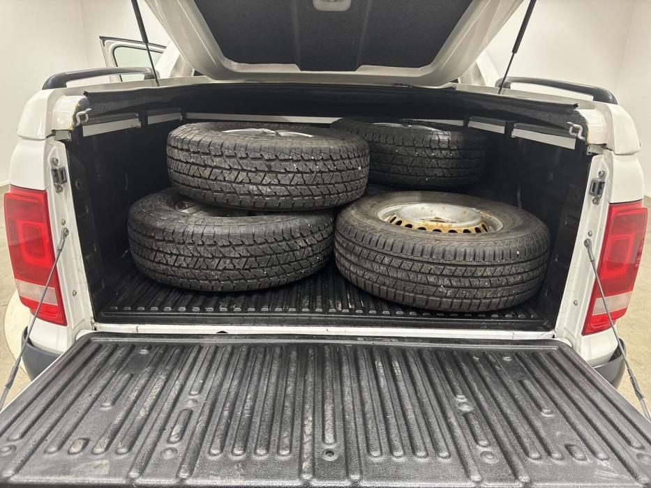 VOLKSWAGEN Amarok 2015