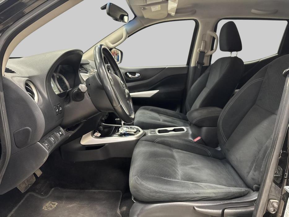NISSAN Navara 2016