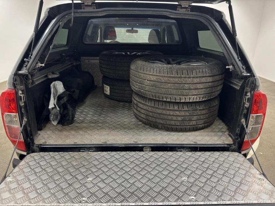 NISSAN Navara 2016