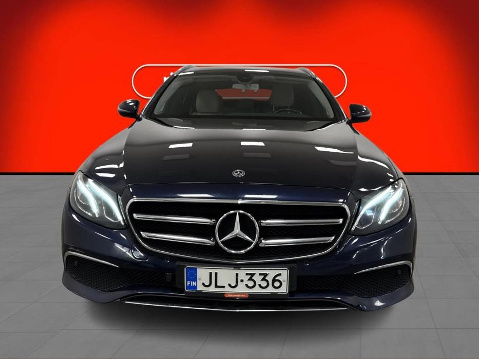 MERCEDES-BENZ E 2019