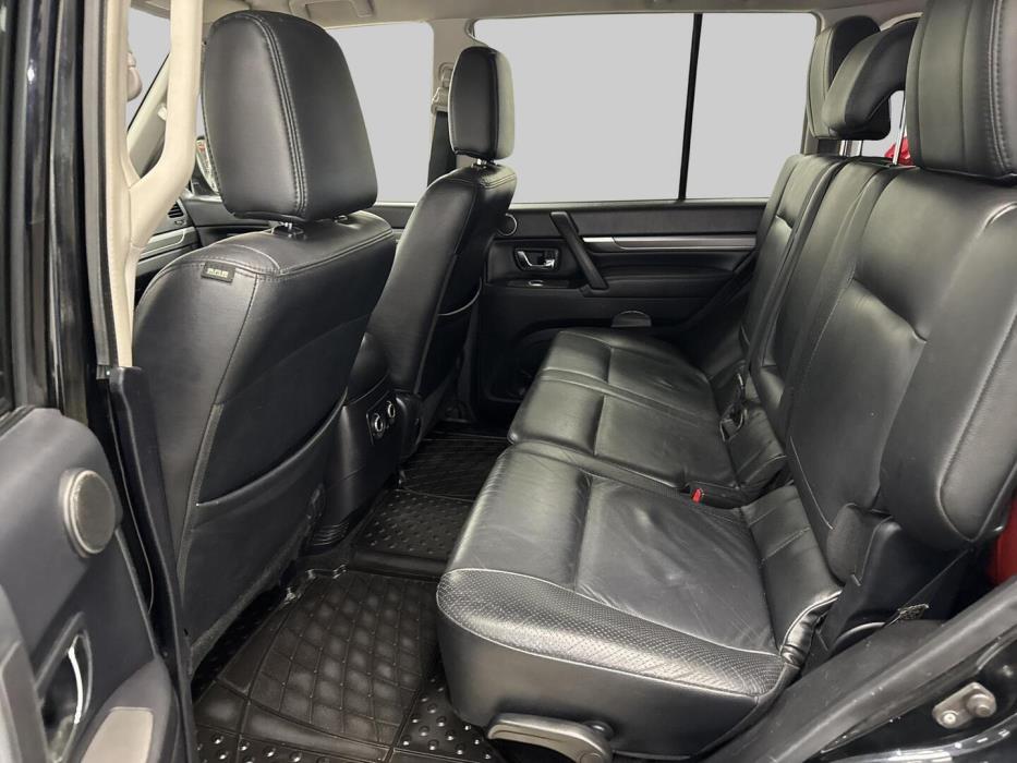 MITSUBISHI Pajero 2009