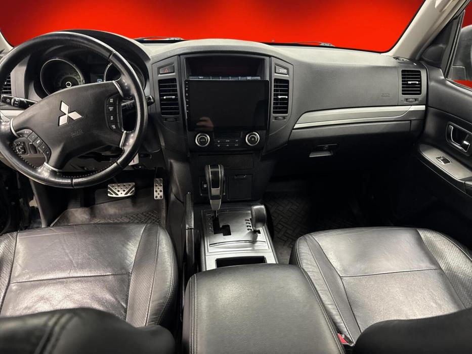 MITSUBISHI Pajero 2009