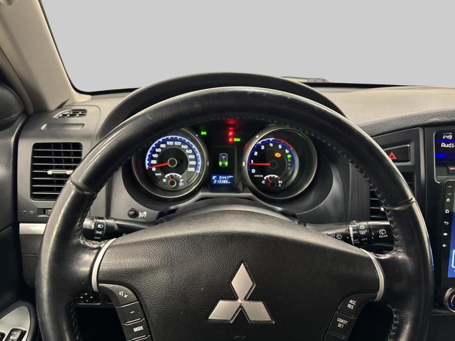 MITSUBISHI Pajero 2009