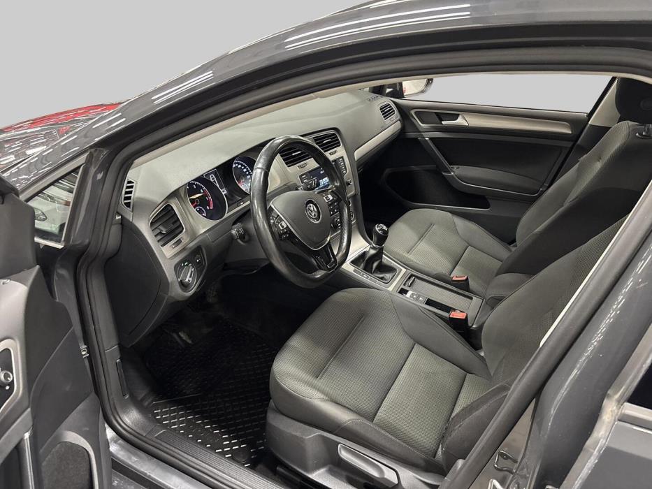 VOLKSWAGEN Golf 2015