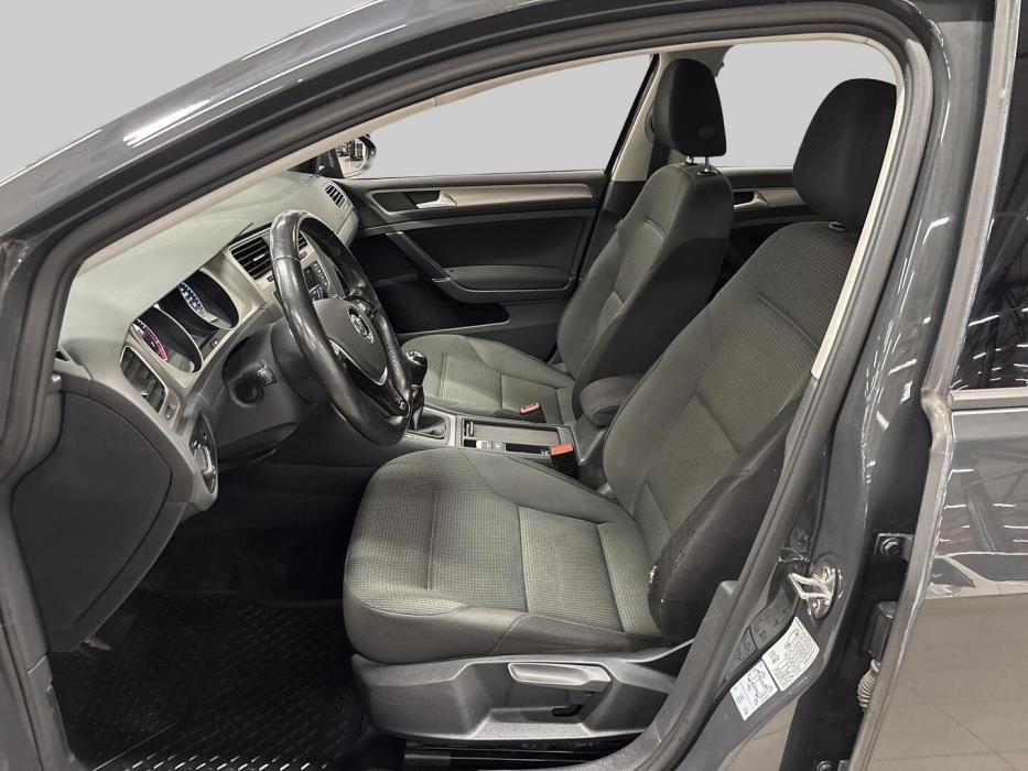 VOLKSWAGEN Golf 2015