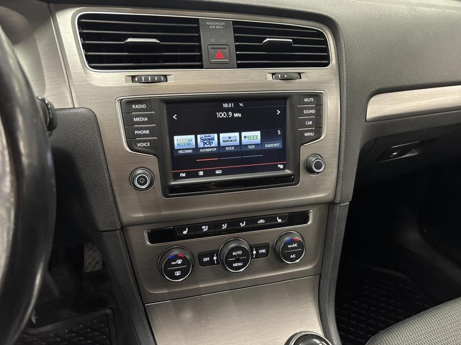 VOLKSWAGEN Golf 2015