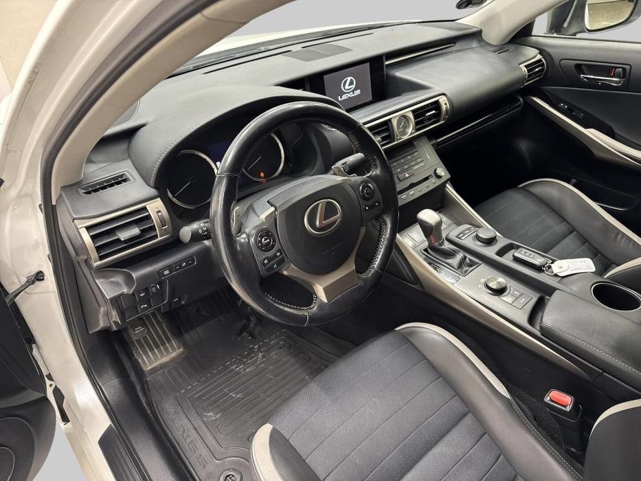 LEXUS IS 2015