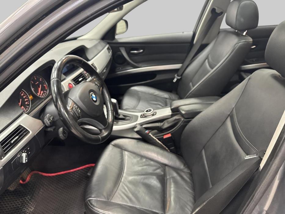 BMW 320 2010