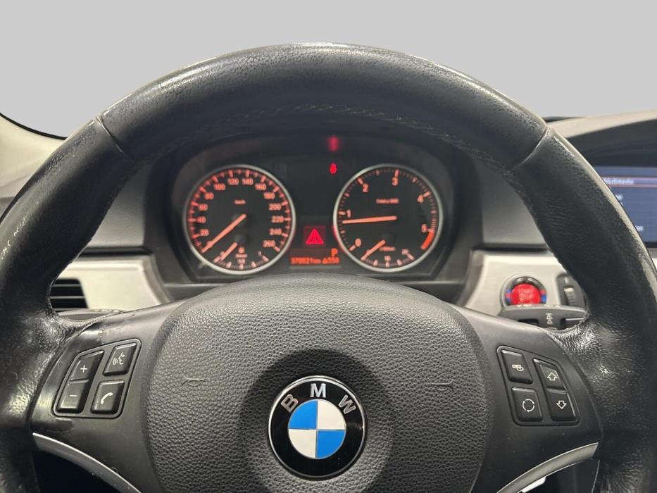 BMW 320 2010