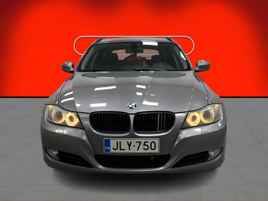 BMW 320 2010