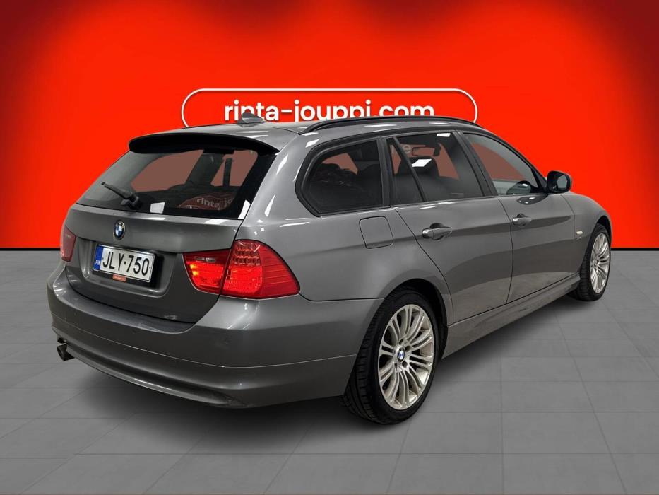 BMW 320 2010