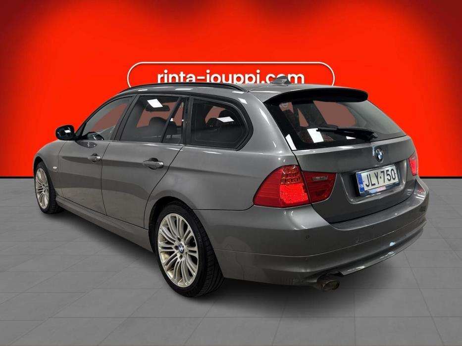 BMW 320 2010