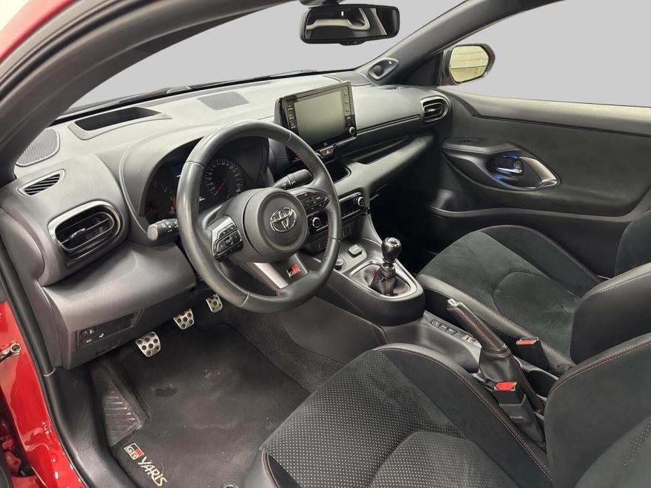 TOYOTA GR Yaris 2021