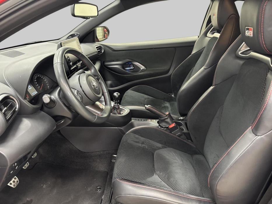 TOYOTA GR Yaris 2021