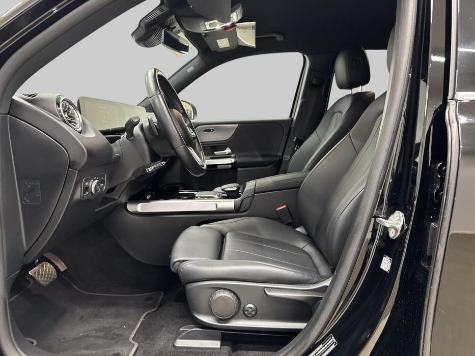 MERCEDES-BENZ EQB 2023