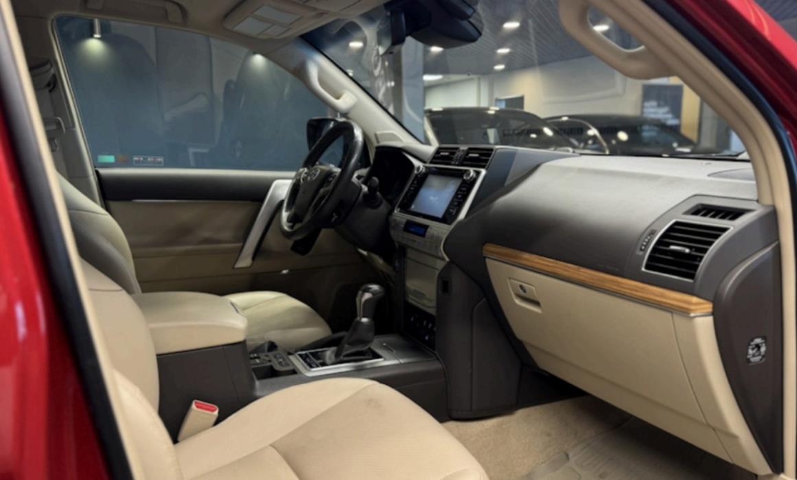 TOYOTA LAND CRUISER 2019