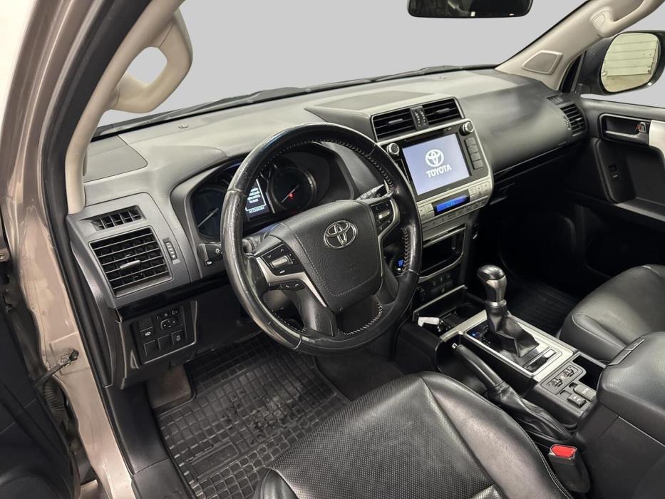 TOYOTA LAND CRUISER 2019