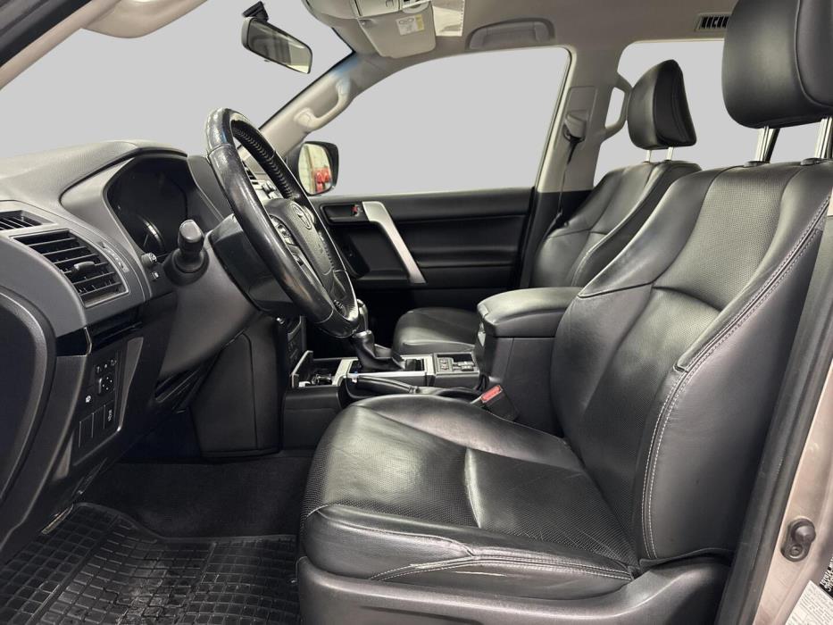 TOYOTA LAND CRUISER 2019