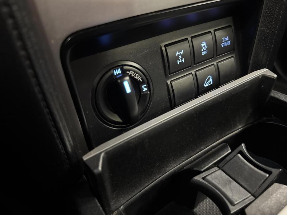 TOYOTA LAND CRUISER 2019
