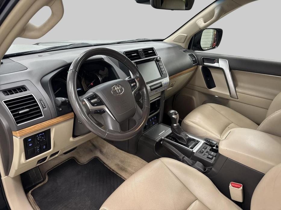 TOYOTA LAND CRUISER 2020