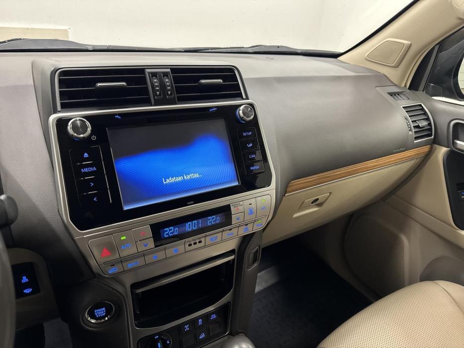 TOYOTA LAND CRUISER 2020