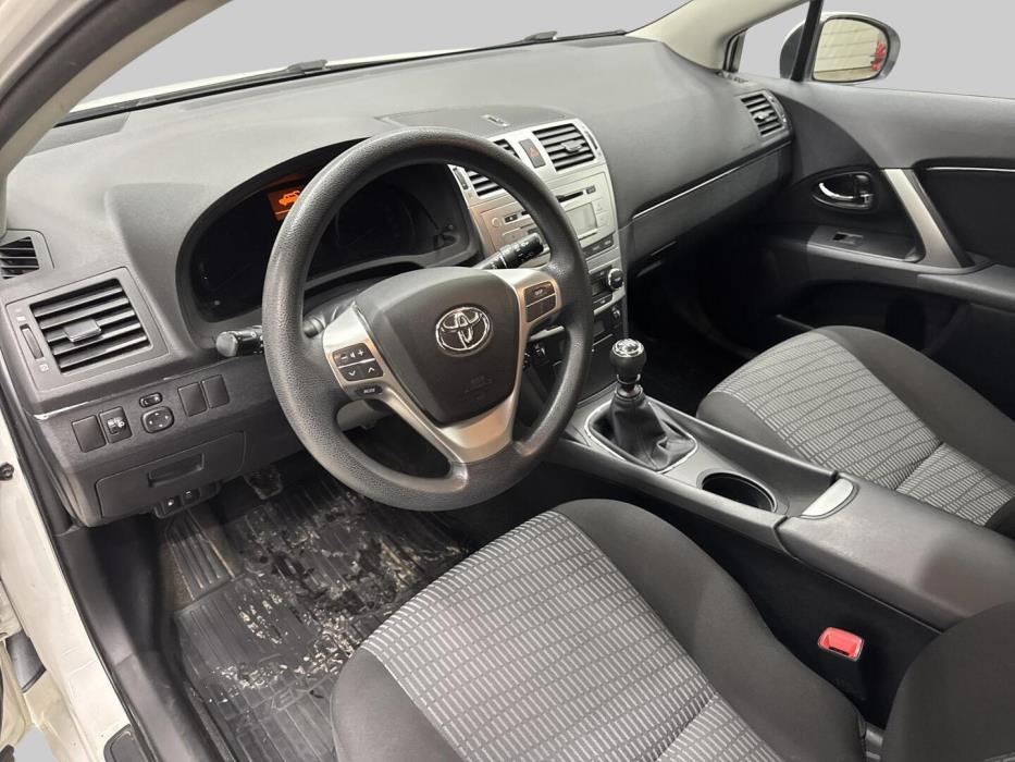 TOYOTA Avensis 2014