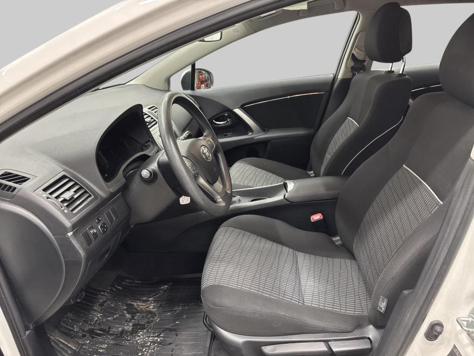 TOYOTA Avensis 2014