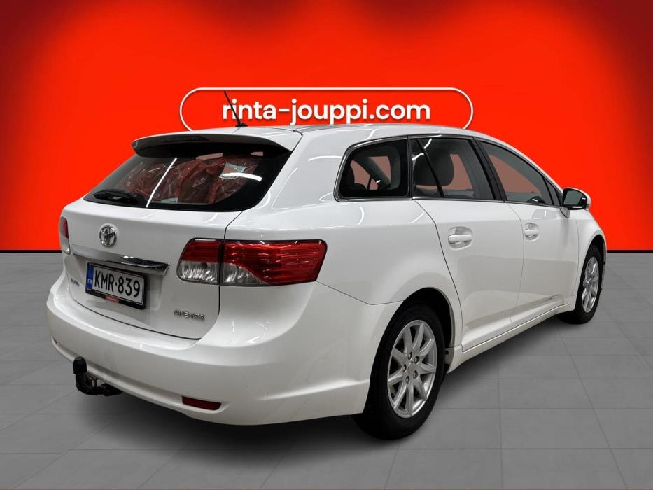 TOYOTA Avensis 2014
