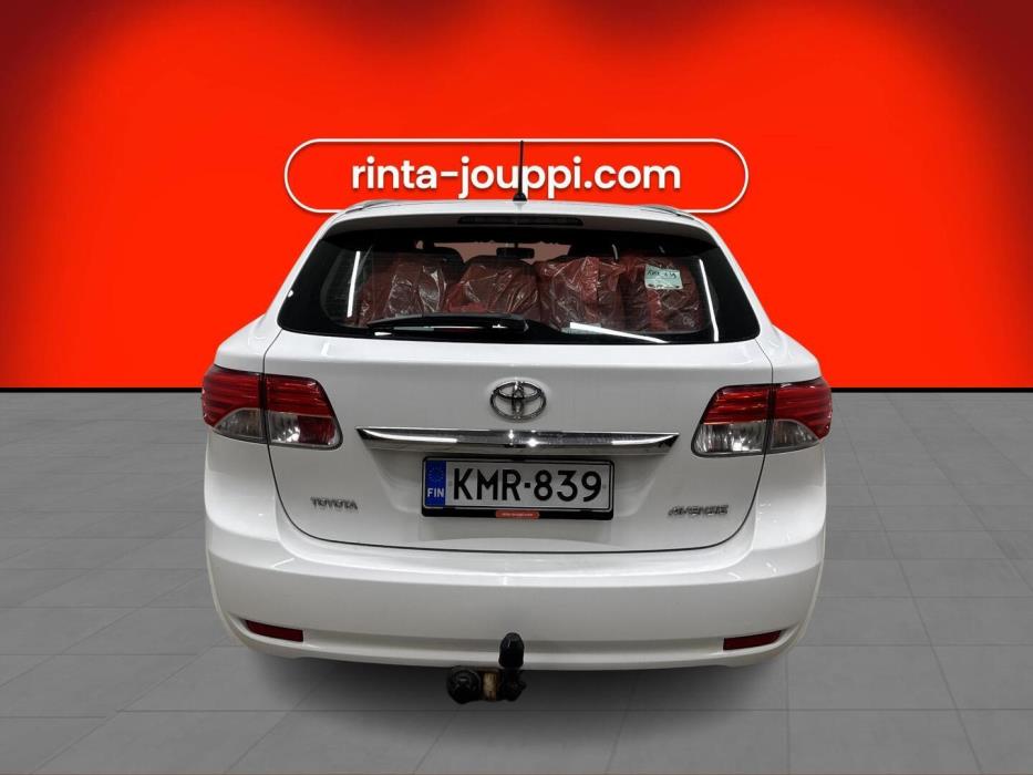 TOYOTA Avensis 2014