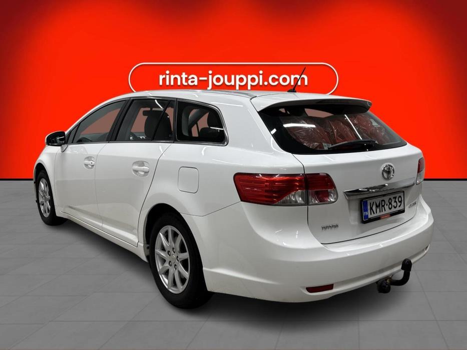 TOYOTA Avensis 2014