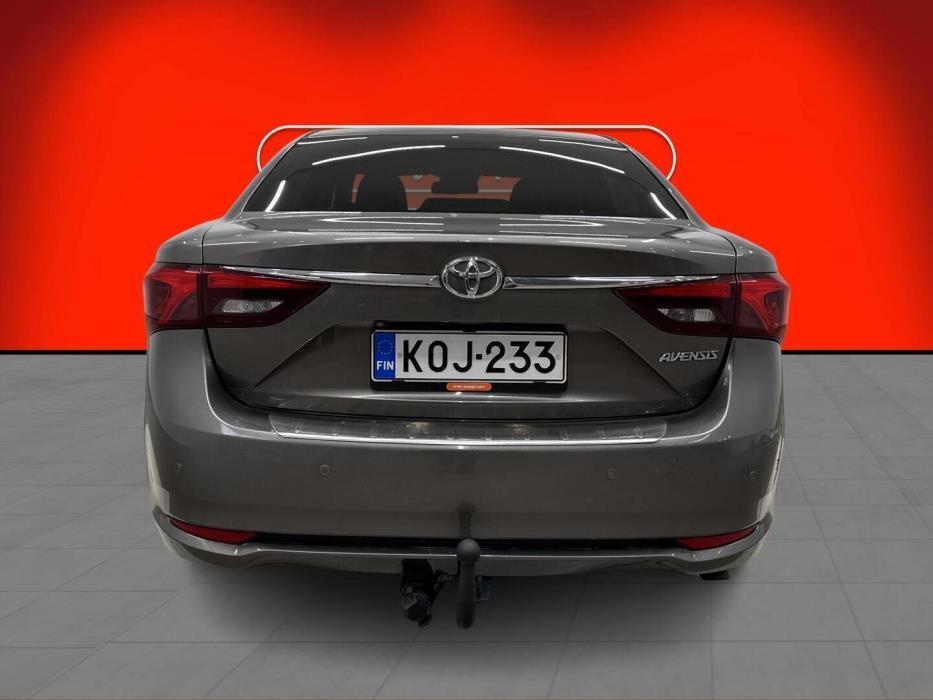 TOYOTA Avensis 2017