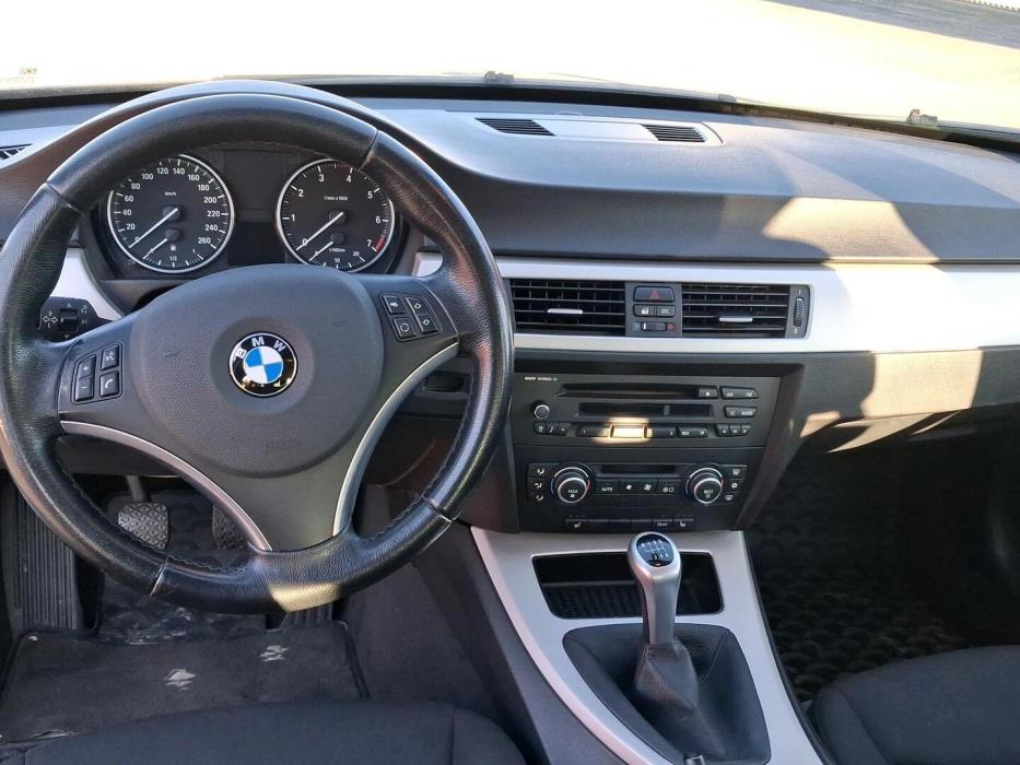 BMW 318 2010