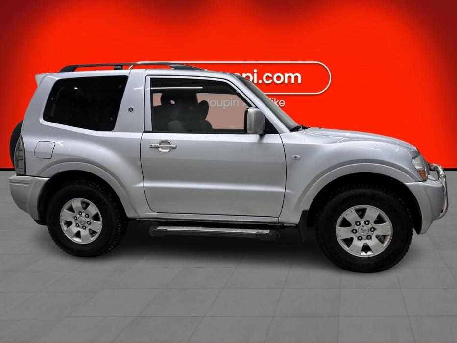 MITSUBISHI Pajero 2006