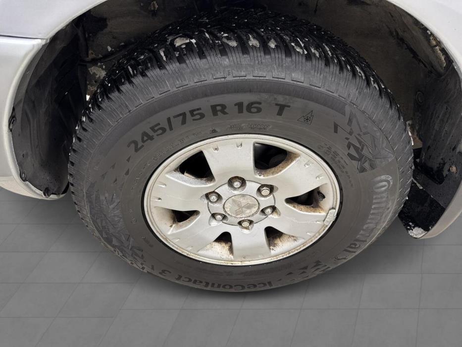 MITSUBISHI Pajero 2006