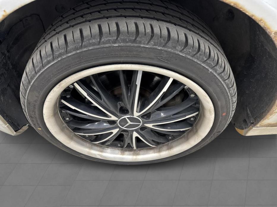 MERCEDES-BENZ C 2004