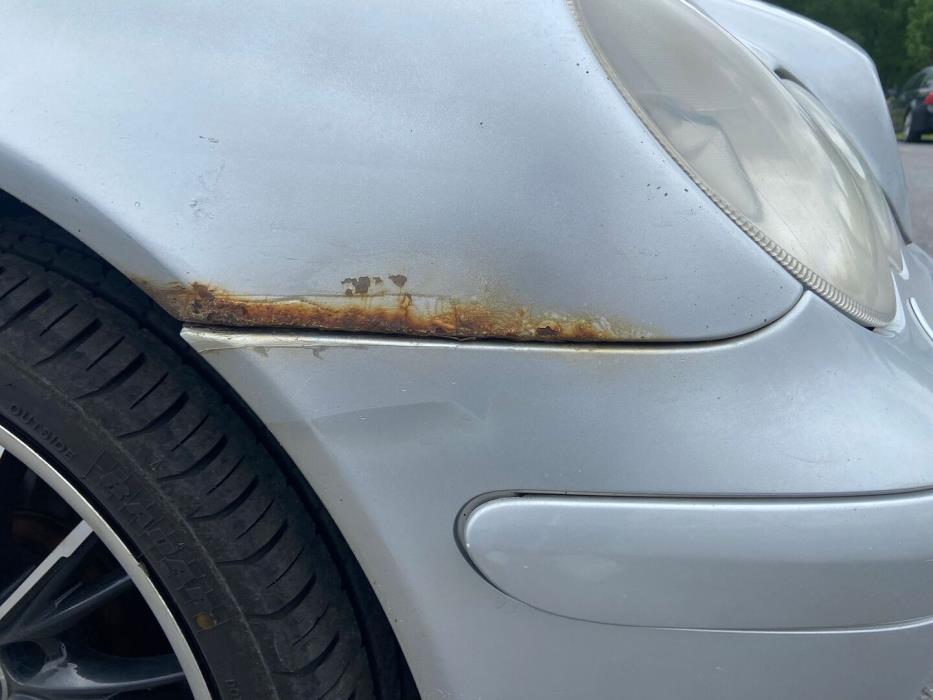 MERCEDES-BENZ C 2004