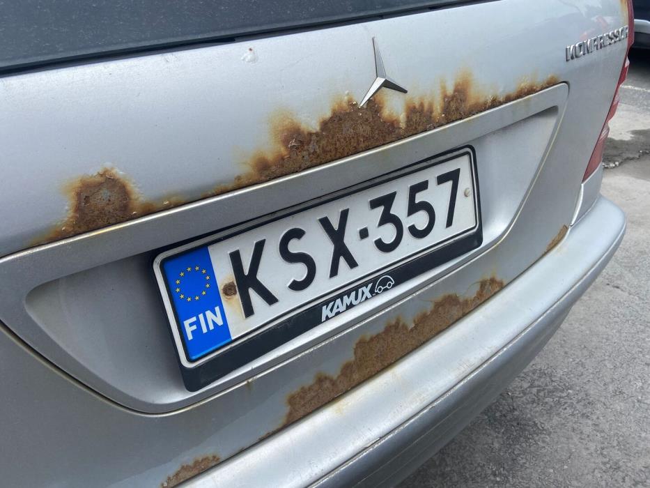 MERCEDES-BENZ C 2004