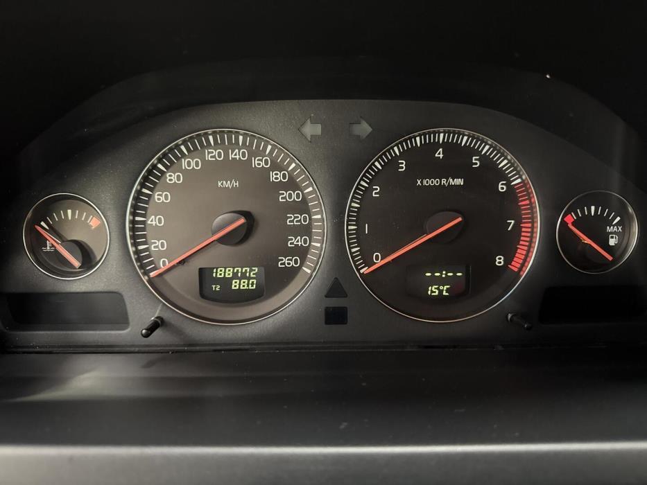VOLVO XC90 2002