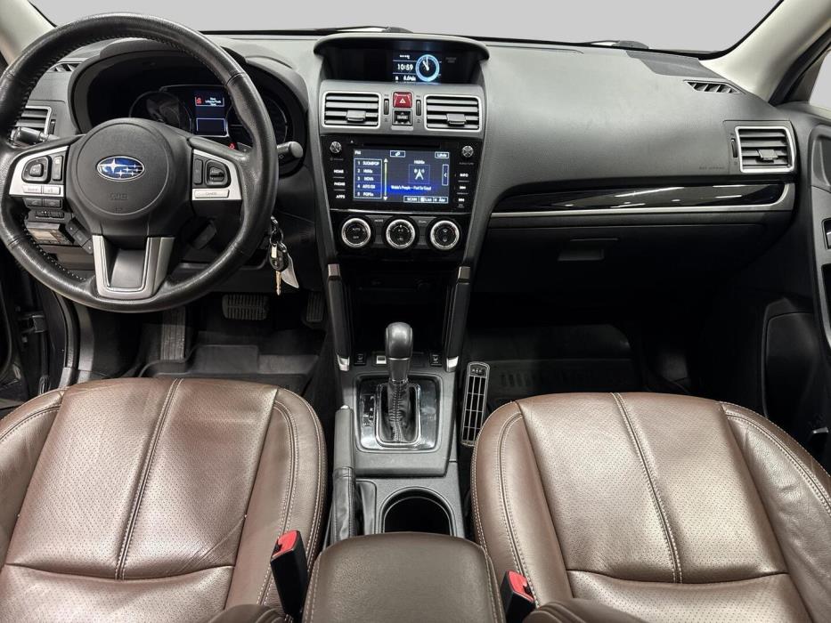 SUBARU Forester 2016