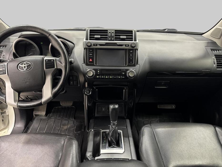 TOYOTA LAND CRUISER 2014