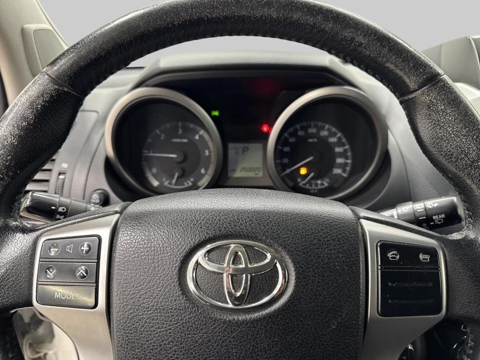 TOYOTA LAND CRUISER 2014