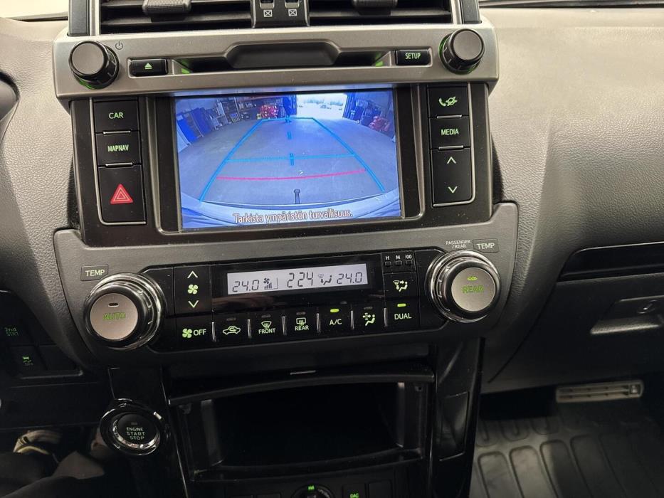 TOYOTA LAND CRUISER 2014