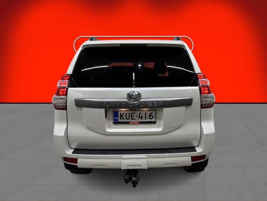 TOYOTA LAND CRUISER 2014